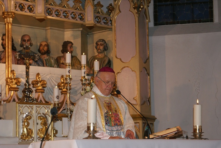 Powitanie ikony MB Częstochowskiej w parafii Sierzchowy