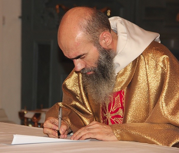 1 października śluby wieczyste, potwierdzone własnoręcznym podpisem, złożył  ks. Leszek Niewiadomski.