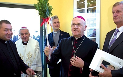 Poświęcenia obiektu dokonał abp Józef Górzyński.