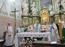 Mszy św. przewodniczył o. Piotr Chojnacki, prezes Polskiej Kongregacji Zakonu Cysterskiego, opat z Krakowa-Mogiły.