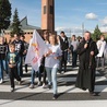 Młodzież z Glinojecka i okolic na ulicach miasta z akcją ewangelizacyjną.