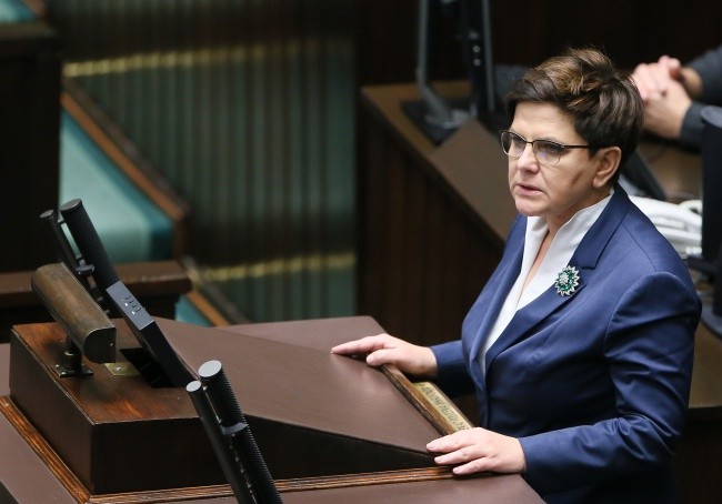 Szydło przedstawiła trzy zobowiązania rządu ws. ochrony życia 