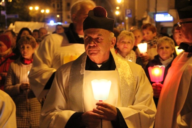 Procesja różańcowa w Głogowie