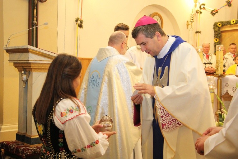 Powitanie ikony MB Częstochowskiej w Lubochni