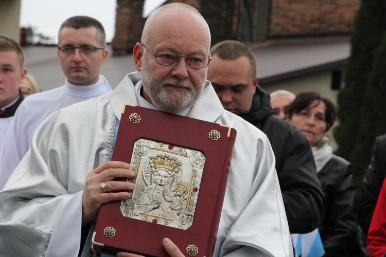 Powitanie ikony MB Częstochowskiej w Lubochni