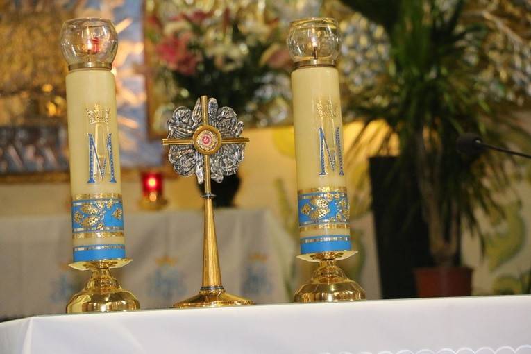 Relikwie bł. ks. Władysława Bukowińskiego w Dąbrowie Szlacheckiej