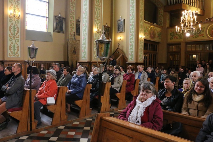 Relikwie bł. ks. Władysława Bukowińskiego w Dąbrowie Szlacheckiej