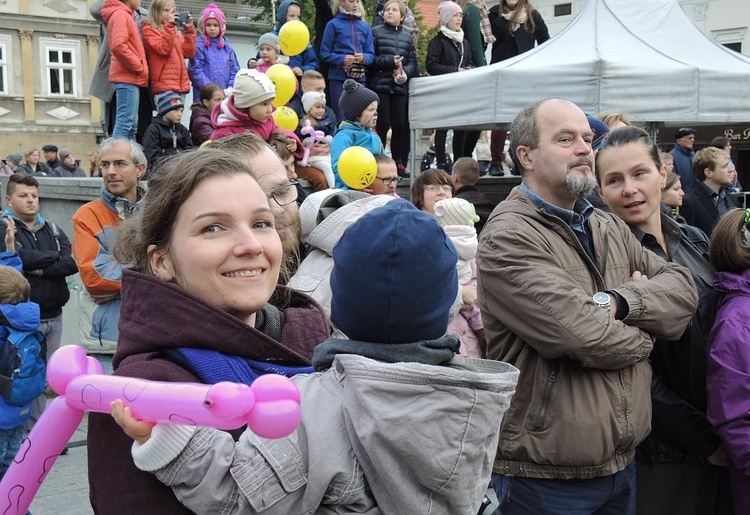 Dzień Papieski AD 2016 na Rynku w Bielsku-Białej