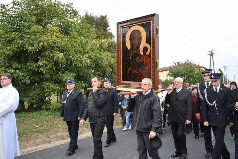Powitanie ikony MB Częstochowskiej w Kochanowie
