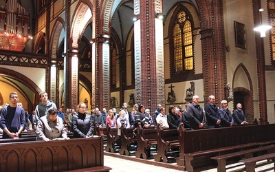 Uczestnicy Eucharystii  na rozpoczęcie nowego roku akademickiego.