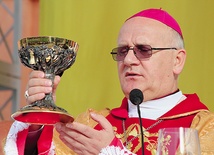 Abp Józef Górzyński ukochał nade wszystko Eucharystię jako uobecnienie ofiary krzyża.