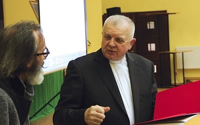 ▲	Gospodarzem konferencji był ks. Marek Kujawski z Hospicjum Królowej Apostołów w Radomiu.