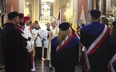 W Mszy św. inauguracyjnej uczestniczyły władze uczelni, m.in. z Płocka, Ciechanowa i Pułtuska.