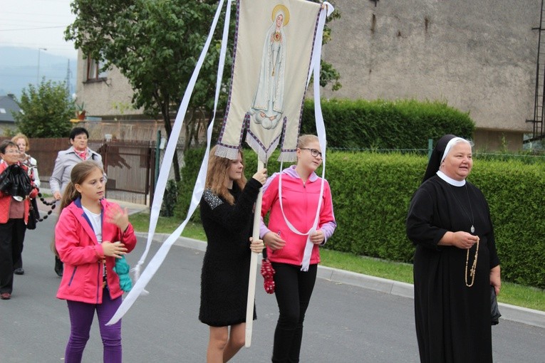 Różańcowa procesja do Ustronia-Hermanic