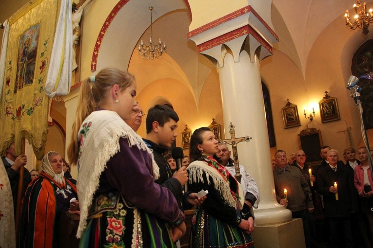 Powitanie ikony MB Częstochowskiej w Białyninie