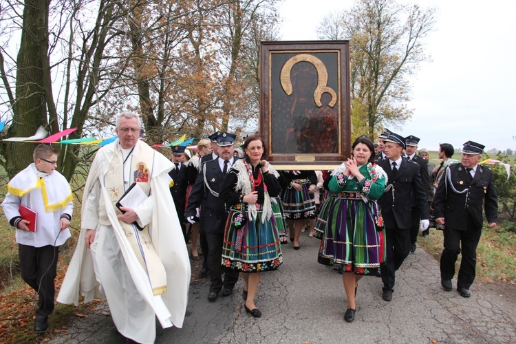 Powitanie ikony MB Częstochowskiej w Białyninie