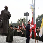 Pomnik ks. Karola Wojtyły w Gdowie