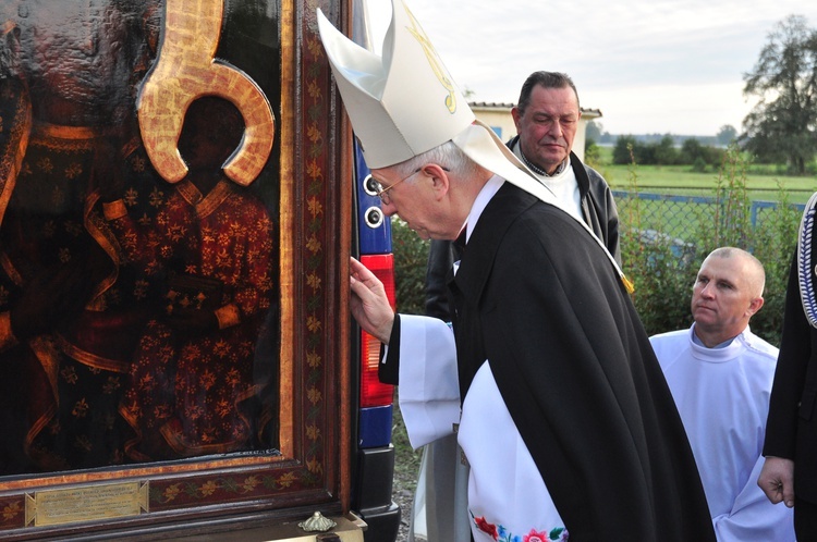 Powitanie ikony MB Częstochowskiej w Wysokienicach