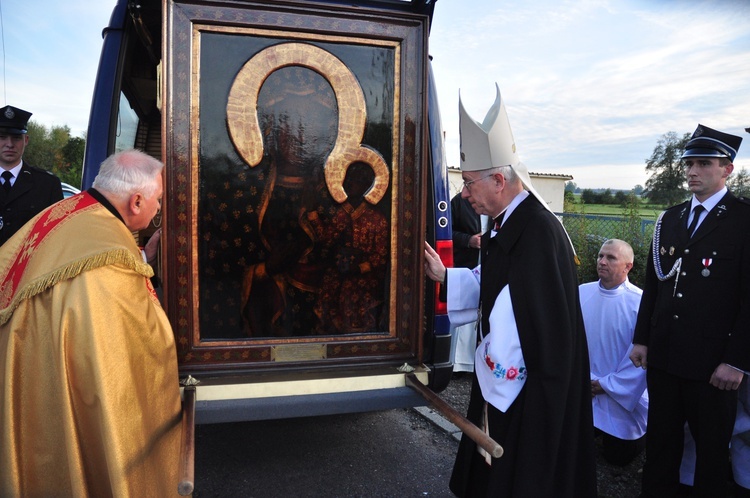 Powitanie ikony MB Częstochowskiej w Wysokienicach