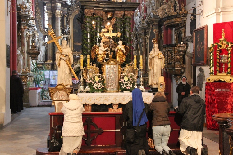 Uroczystości jadwiżańskie 2016 - pielgrzymka kapłanów, seminarzystów, osób konsekrowanych