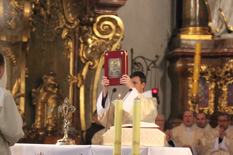 Uroczystości jadwiżańskie 2016 - pielgrzymka kapłanów, seminarzystów, osób konsekrowanych