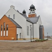 Przenoszona wieś z kościołem