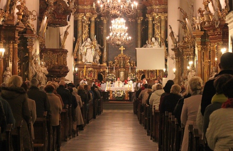 Uroczystości jadwiżańskie 2016 - pielgrzymka Trzebniczan do grobu św. Jadwigi 