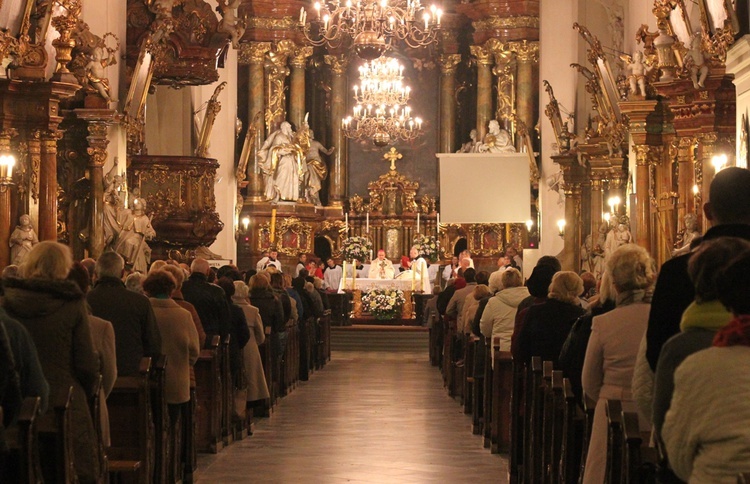 Uroczystości jadwiżańskie 2016 - pielgrzymka Trzebniczan do grobu św. Jadwigi 