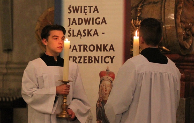 Uroczystości jadwiżańskie 2016 - pielgrzymka Trzebniczan do grobu św. Jadwigi 
