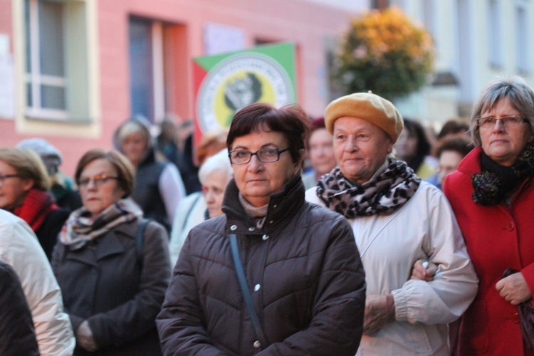 Uroczystości jadwiżańskie 2016 - pielgrzymka Trzebniczan do grobu św. Jadwigi 