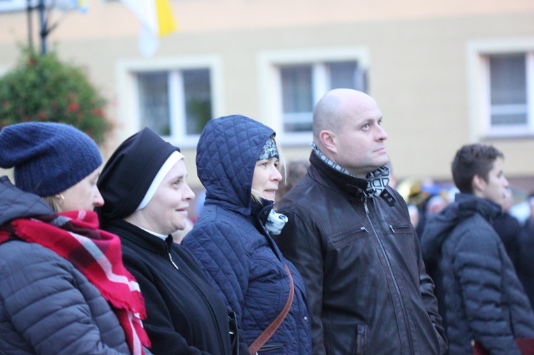 Uroczystości jadwiżańskie 2016 - pielgrzymka Trzebniczan do grobu św. Jadwigi 