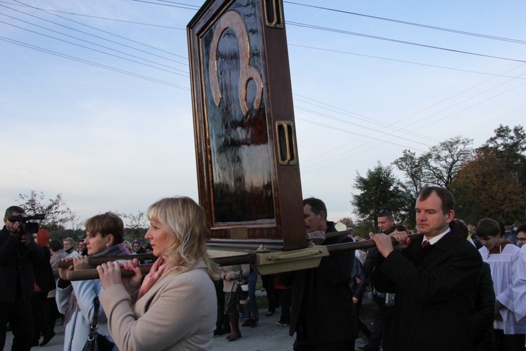 Powitanie ikony MB Częstochowskiej w Boguszycach