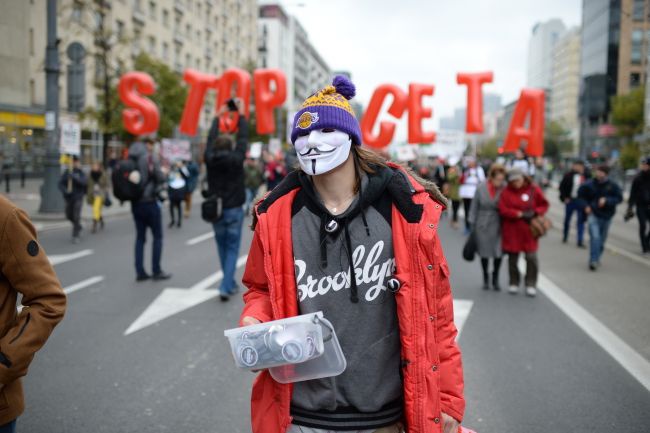 Demonstranci są przeciwni podpisywaniu umowy z Kanadą.