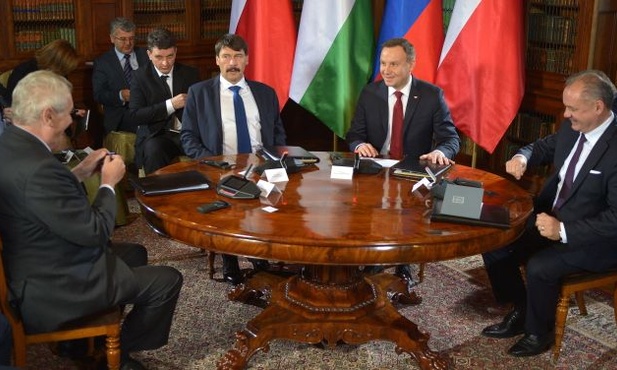 W spotkaniu wzięli udział prezydenci Polski, Czech, Słowacji i Węgier