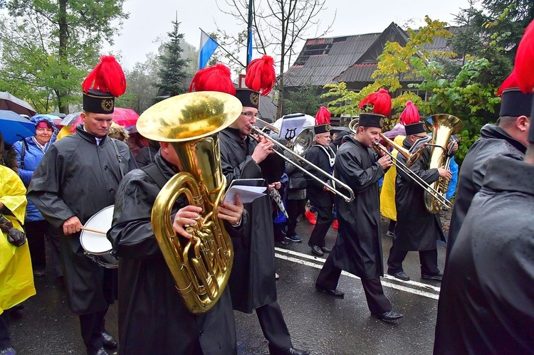 Z procesją przez Krupówki