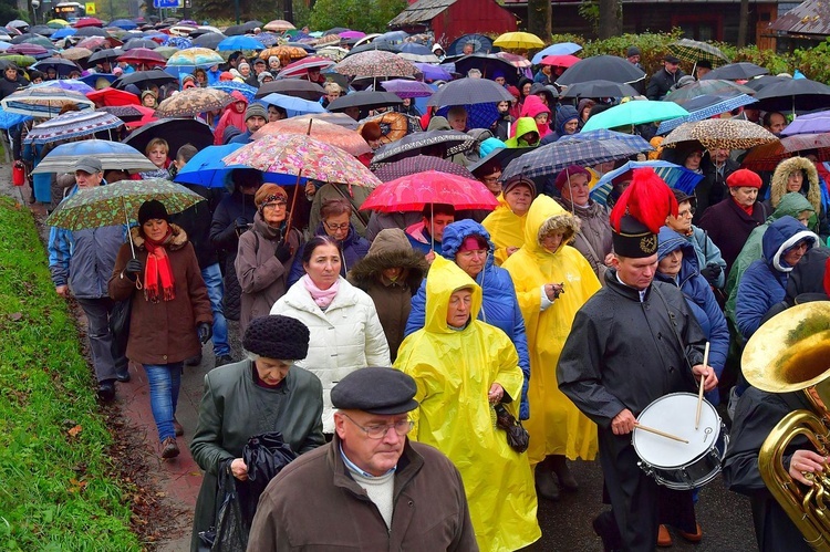 Z procesją przez Krupówki