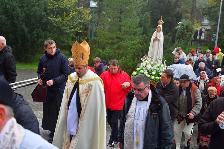 Z procesją przez Krupówki