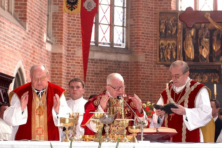 Kard. Gulbinowicz w obiektywie "Gościa"