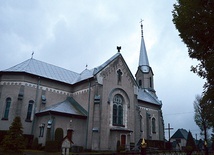 	Obecna świątynia została wzniesiona w latach 1900–1903.