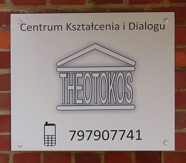 Listopad w „Theotokos”