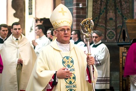 	Hierarcha jest 51. biskupem warmińskim.