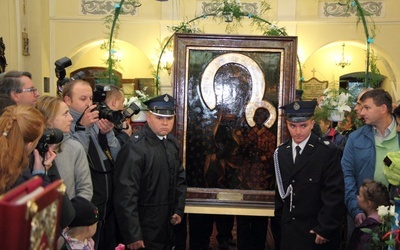 Powitanie ikony MB Częstochowskiej u oo. pasjonistów