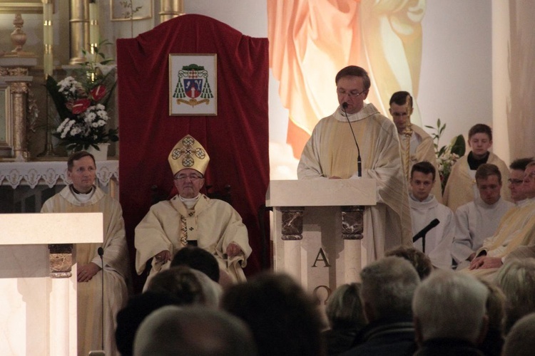 Konsekracja ołtarza w Gdańsku-Letnicy