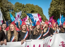 Manifestacja pokazała, że we Francji ciągle silny jest ruch sprzeciwu zapoczątkowany 3 lata temu.