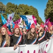 Manifestacja pokazała, że we Francji ciągle silny jest ruch sprzeciwu zapoczątkowany 3 lata temu.