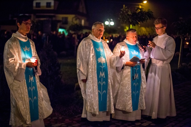 Nabożeństwo fatimskie w Woli Rzędzińskiej