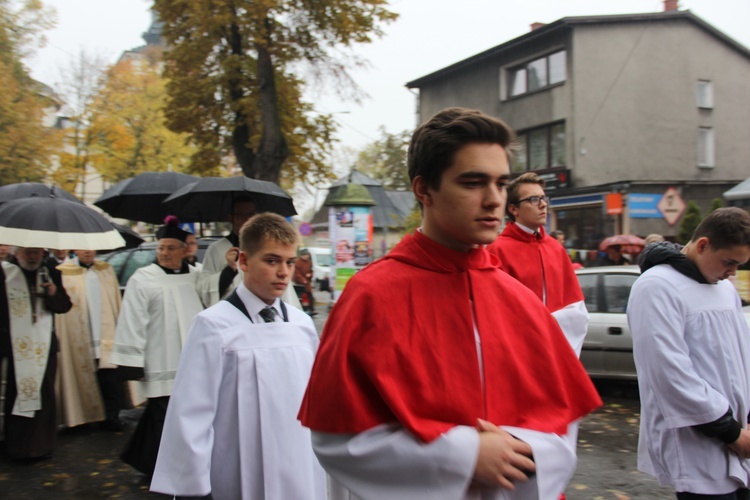 Powitanie ikony MB Częstochowskiej w parafii św. Jakuba w Skierniewicach