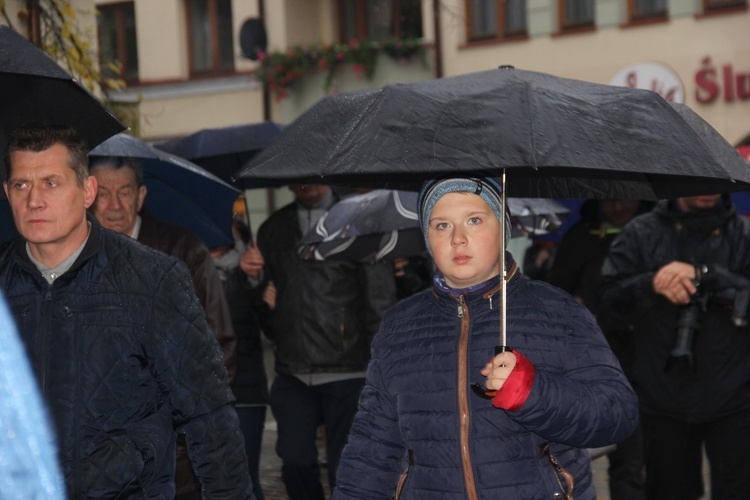 Powitanie ikony MB Częstochowskiej w parafii św. Jakuba w Skierniewicach