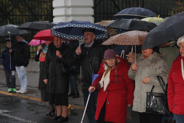 Powitanie ikony MB Częstochowskiej w parafii św. Jakuba w Skierniewicach