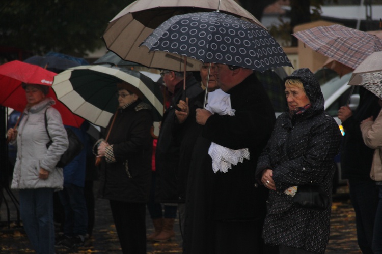 Powitanie ikony MB Częstochowskiej w parafii św. Jakuba w Skierniewicach